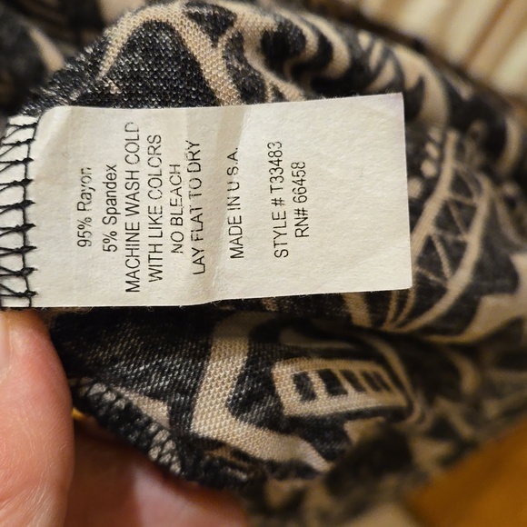 Mandee black and tan geometric patterned cardigan Sz M - Picture 5 of 5